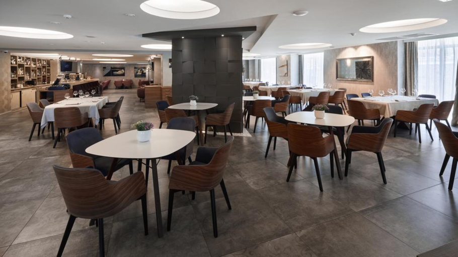 Restaurant 4, Gallery Palace Hotel, Tbilisi