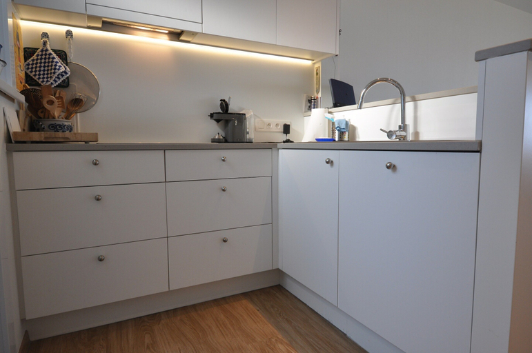 Private kitchen, Apartment in Belgium Near Seafront & Casino, West-Vlaanderen
