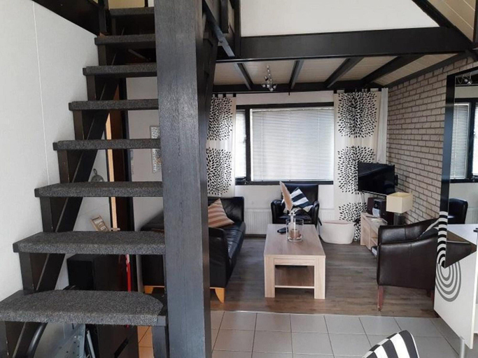 Living room 3, Holiday Home With Large Terrace, Zijpe