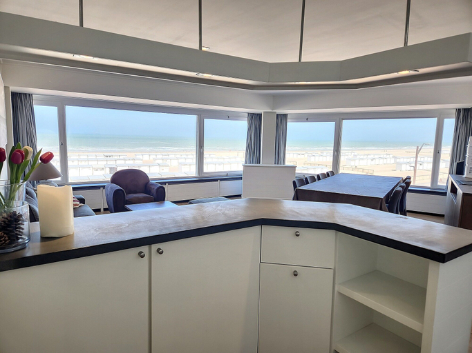 Private kitchen 5, Apartment Albertstrand With Stunning Seafront View, West-Vlaanderen