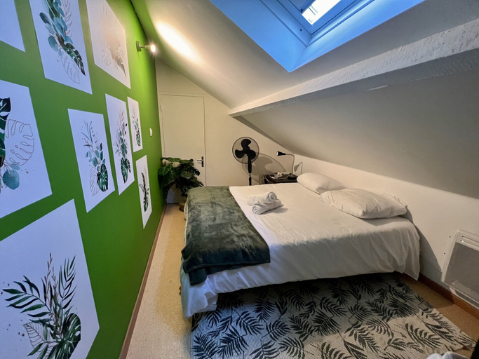Room 4, Quiet & Stylish Home With Garden, Sarthe