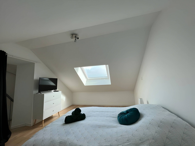 Room 4, Charming Home in Parigne-l'eveque Near Le Mans, Sarthe