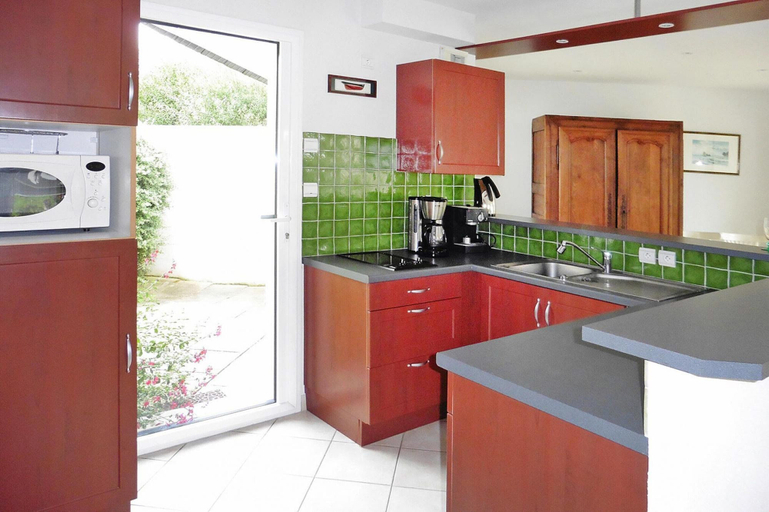 Private kitchen 2, Holiday Home Close to the Beach, Morbihan