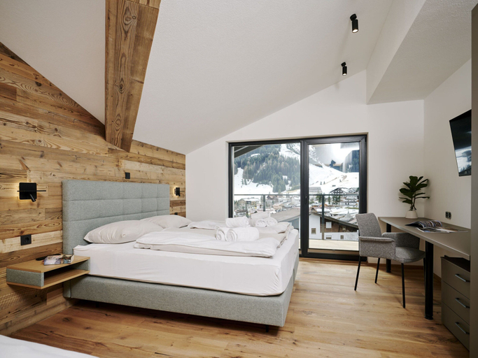 Room 3, Chalet in Berwang With Ski-in/ski-out Access, Reutte