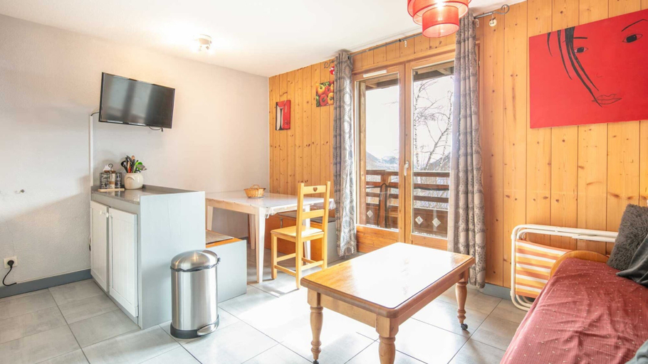 Dining 3, Mountain-view Apartment for 6 Guests, Savoie