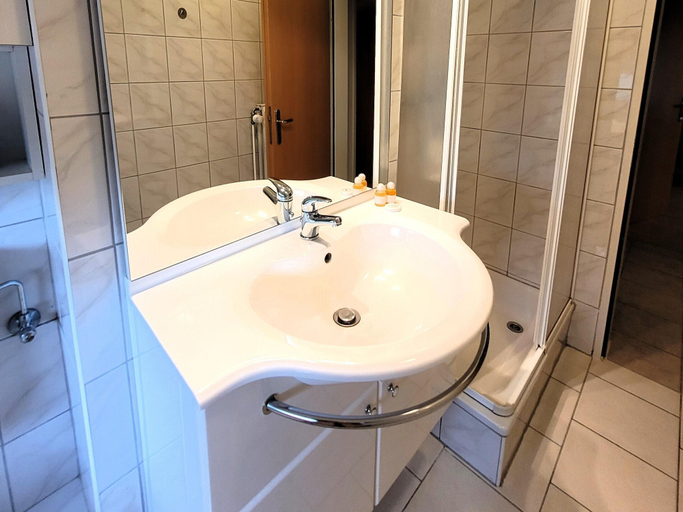 Bathroom 3, Apartment in Winterberg Near Kappe Mountain, Hochsauerlandkreis