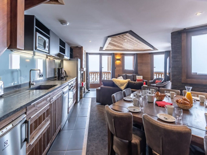 Living room 5, Chalet in Val Thorens Near Ski Slopes, Savoie