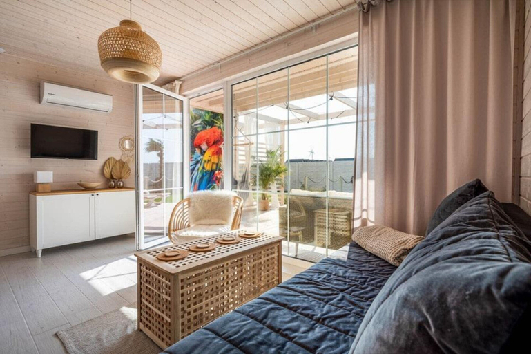 Living room 4, Beachside House in Kopan With Heated Pool, Sławno