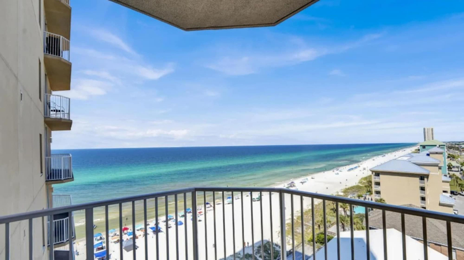 Property grounds, Sapphire Shores - Beachfront With Chair Setup, Bay