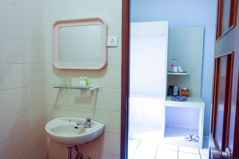 bathroom 6