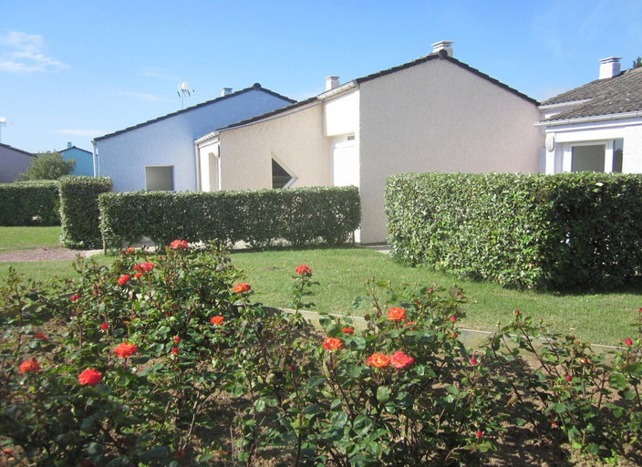 Garden, Charming Apartment for Five Guests, Manche