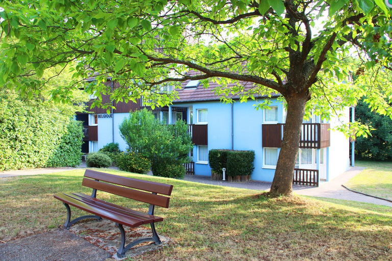 Property grounds, 2 Room Apartment 3 People 1 Baby, Bas-Rhin