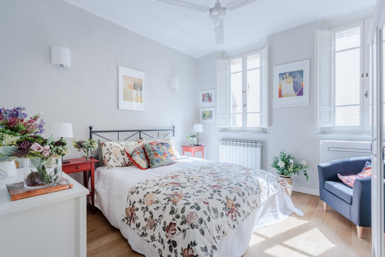 Room 2, Miss Penny in Lucca With 2 Bedrooms and 1 Bathrooms, Lucca