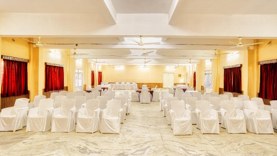 Others 5, Hotel Empire, Kachchh