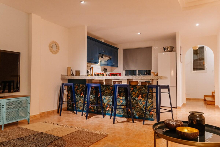 Others 5, Roque-House, Santa Cruz de Tenerife