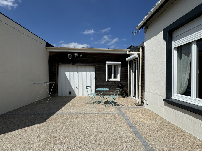Balcony 3, House in Le Mans With Private Courtyard, Sarthe