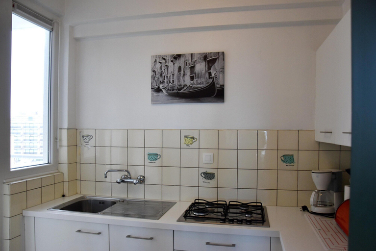 Private kitchen 2, Sunny Apartment in Koksijde With Coastal Views, West-Vlaanderen