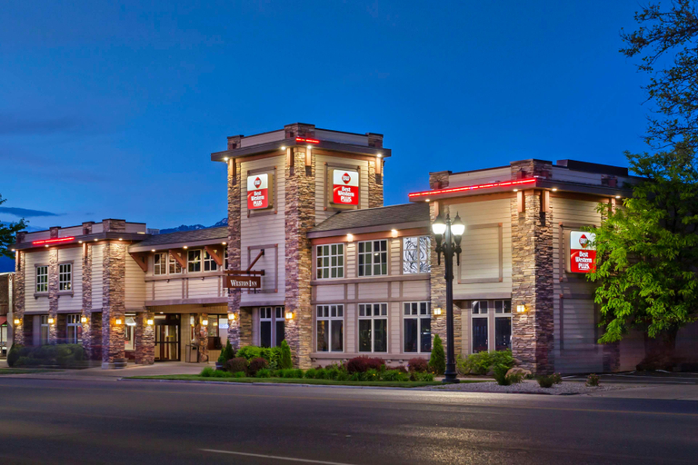 Exterior & Views