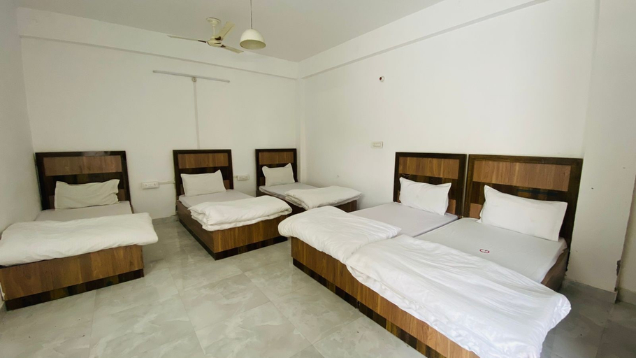 Room 3, Hotel Geeta Garden, Unnao