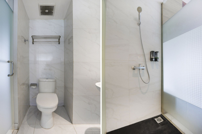Bathroom 4, Collection O Bekasi Timur Near Gedung Juang Formerly Regia Tambun, Bekasi
