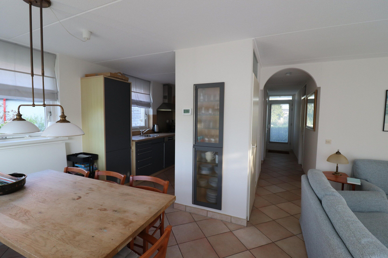 Dining 3, Nice Holiday Home on the Water in Grou, Boarnsterhim