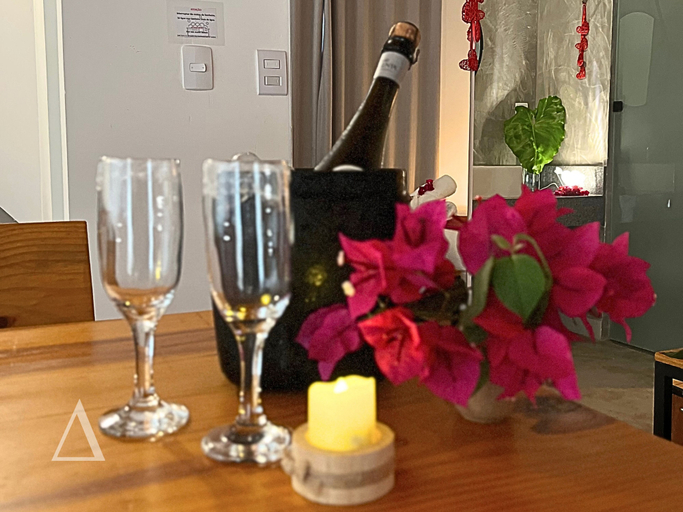 Champagne service 2, Quattuor Cabanas, Touros
