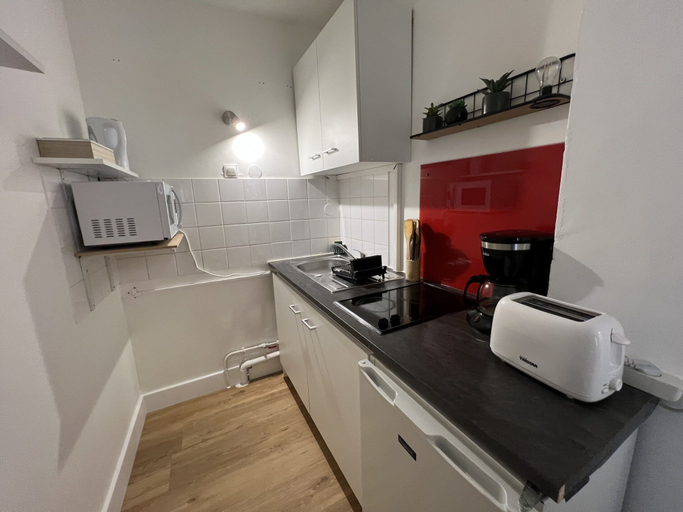 Private kitchen, Apartment in Le Mans Near Old Town, Sarthe