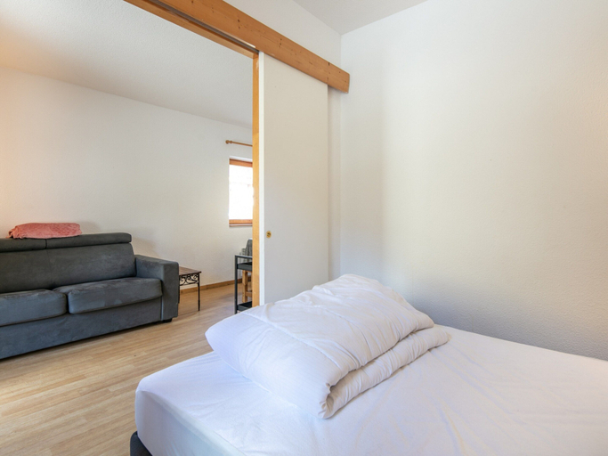 Room 3, Apartment in Saint-sorlin Near Ski Slopes, Savoie
