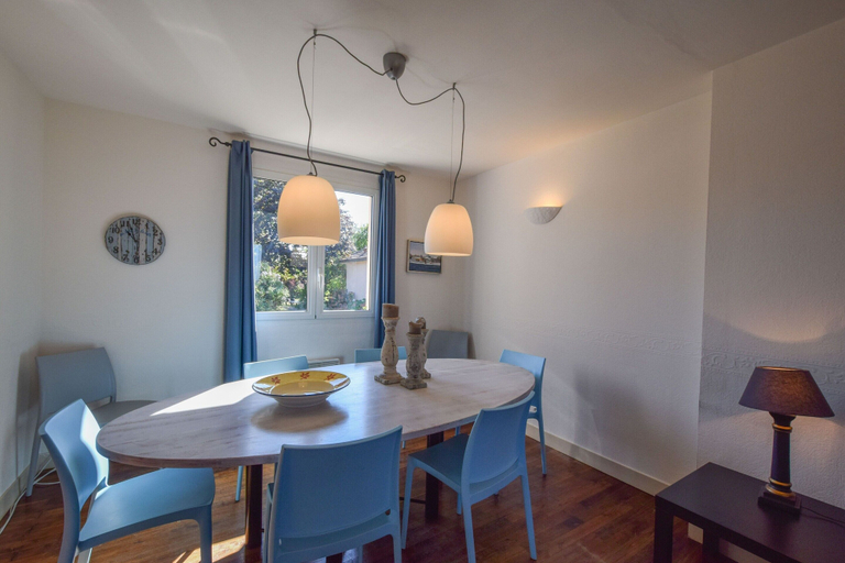 Dining, Pavilion Stay in Dordogne, Dordogne