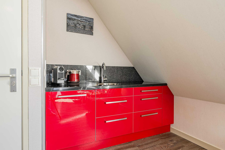 Private kitchen 3, Tranquil Retreat Near Veerse Meer, Noord-Beveland