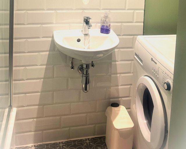 Bathroom 4, Apartment in Pellingen Near Trier, Trier