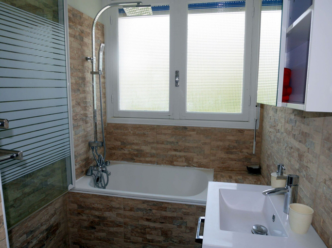 Bathroom, Holiday Home in Brittany With Sea View, Finistère