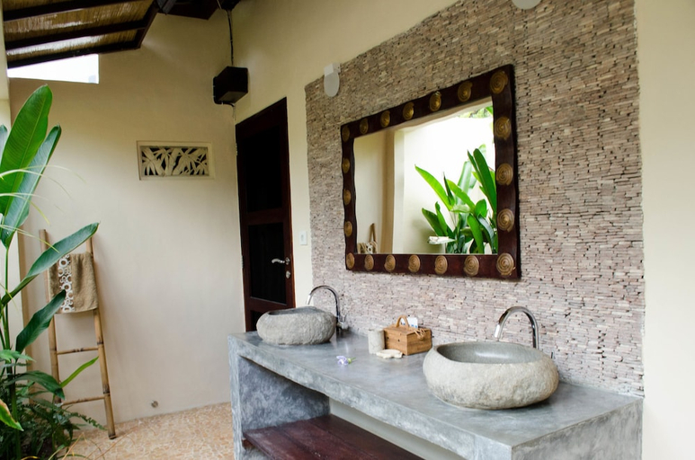 Bathroom 5, Minabali Bungalo, Karangasem