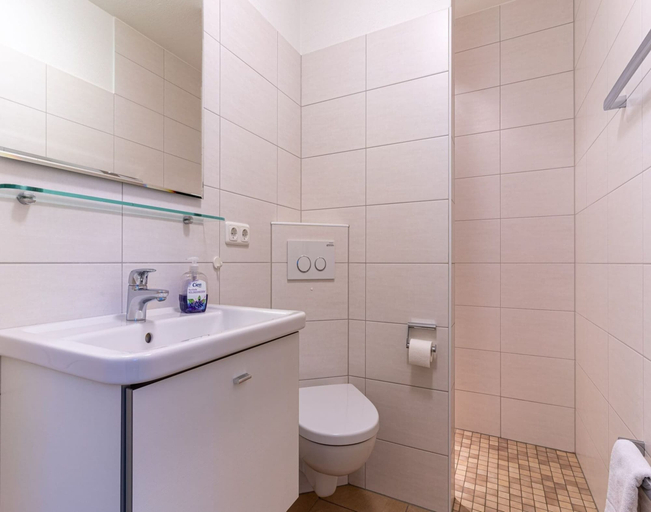 Bathroom 3, Doppelhaushalfte in St. Peter-ording, Nordfriesland