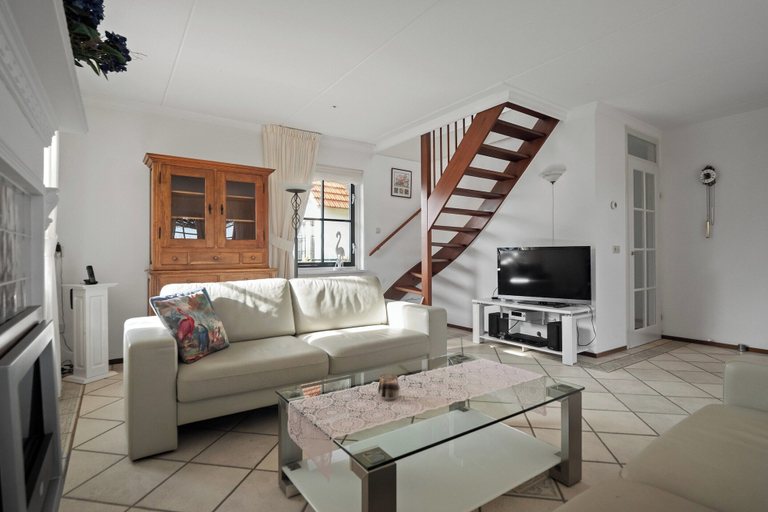 Living room 3, Scenic Waterside Retreat, Zijpe