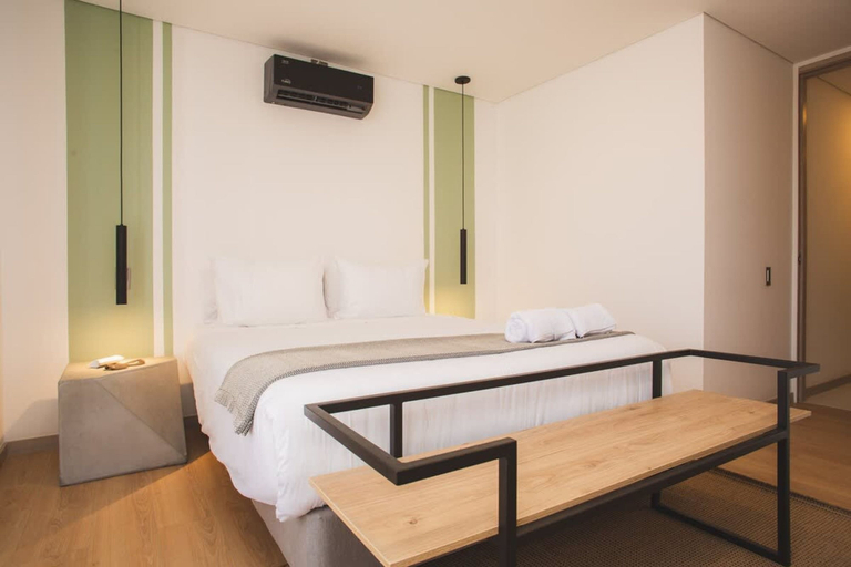 Room 4, Perfect 3 BR in Laureles in Medell n, Medellín