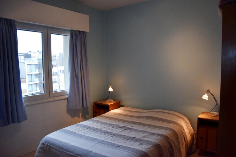 Room 4, Sunny Apartment in Koksijde With Coastal Views, West-Vlaanderen