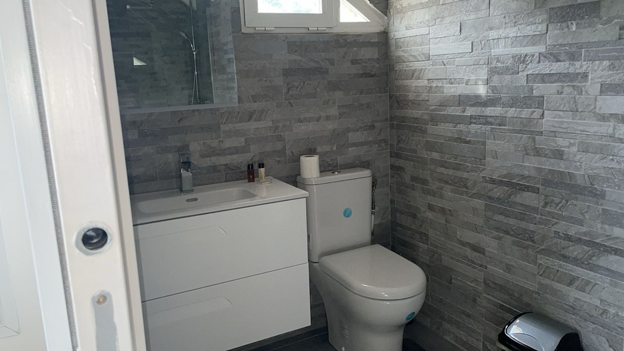 Bathroom 3, Villa Outaouais, Capesterre-de-Marie-Galante