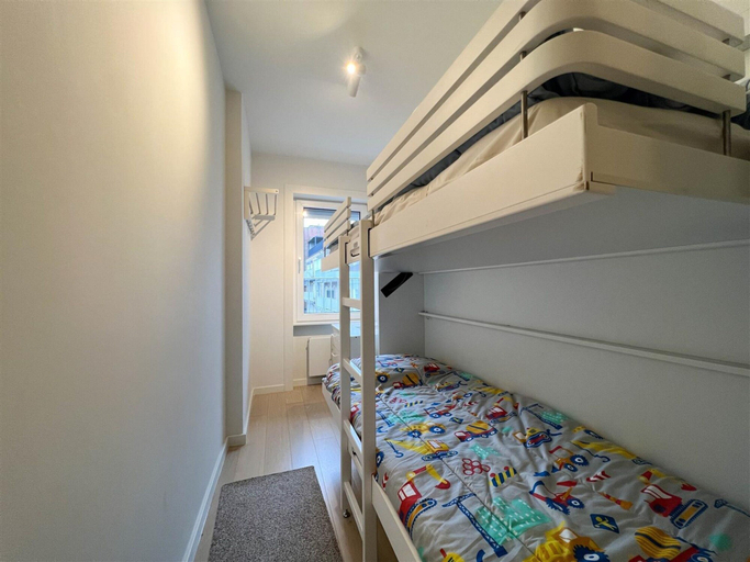 Room 3, Apartment in Duinbergen With Sea Views, West-Vlaanderen