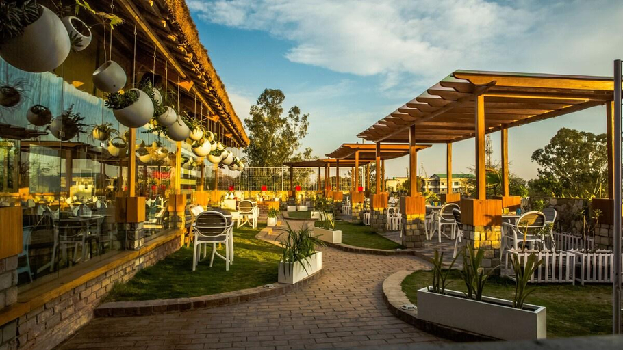 Food & Drinks 2, Hotel Boulevard, Dehradun