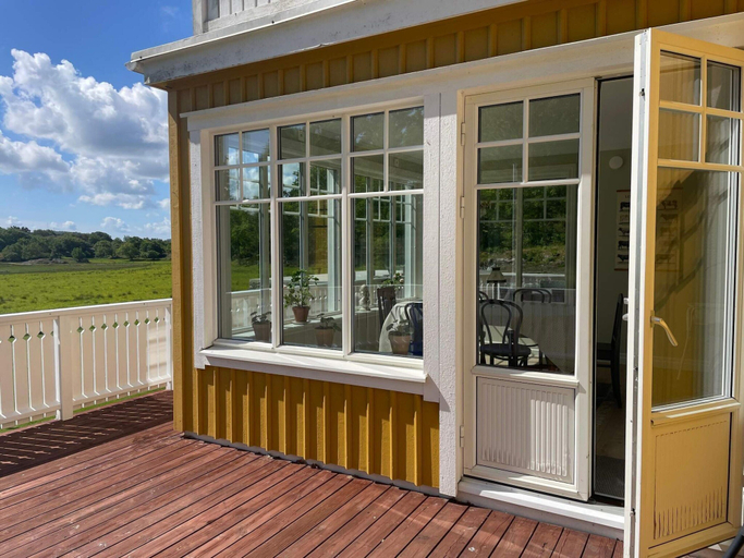 Exterior 2, 5 Star Holiday Home in Askeron, Tjörn