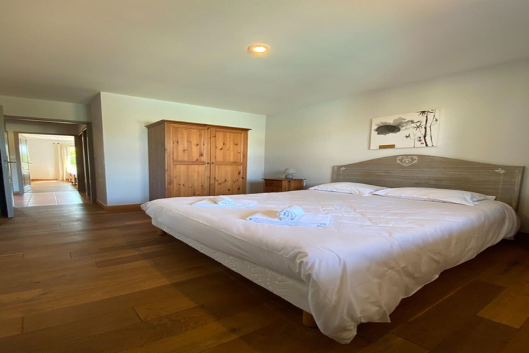 Room 3, Charming Apartment in Dordogne Countryside, Charente