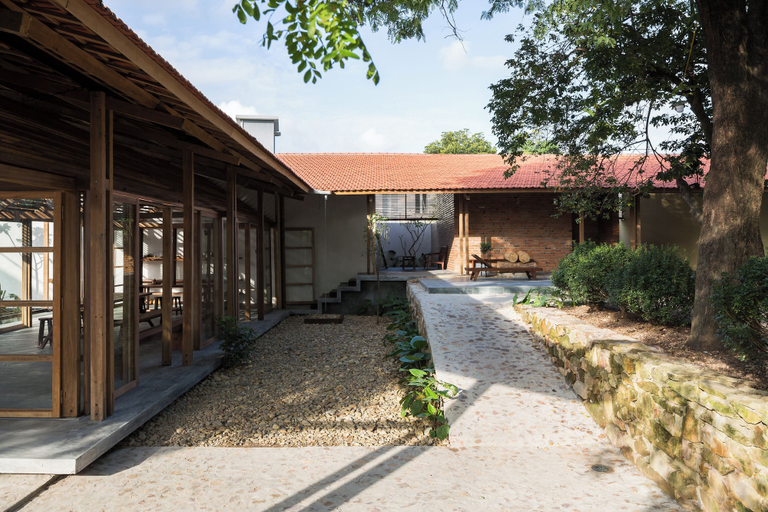 Courtyard, Sahi Homestay Retreat - Hostel, Huế