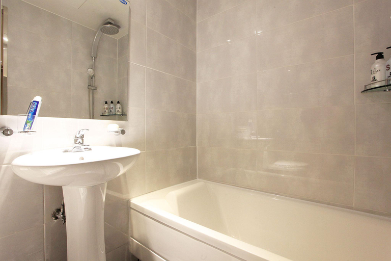 Bathroom, Luxury G Motel, Nam