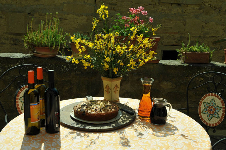 Food & Drinks 5, Modern Holiday Home in Monte Santa Maria Tiberina, Perugia