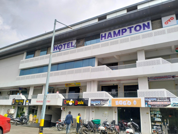 Others 4, HOTEL HAMPTON, Tapi