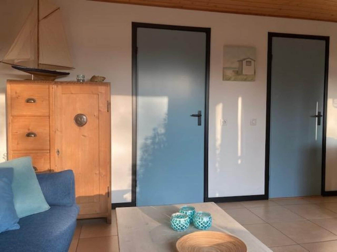 Living room 4, Bungalow With South-facing Terrace, Zijpe