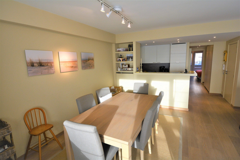 Dining 2, Apartment in Seaside Bruges With Balcony, West-Vlaanderen