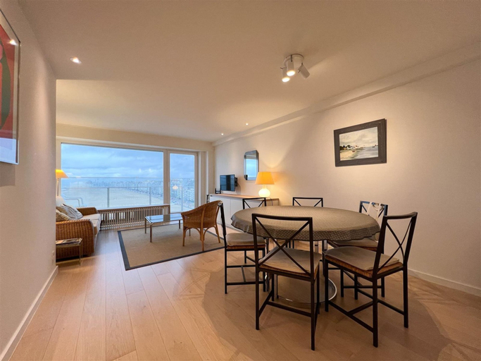 Dining 4, Apartment in Duinbergen With Sea Views, West-Vlaanderen