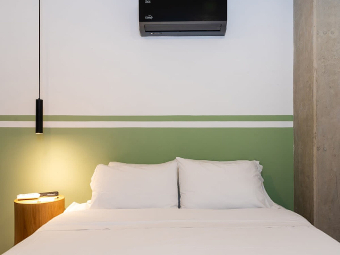 Room 4, Cozy 3 BR w Balcony in Laureles Medell n, Medellín